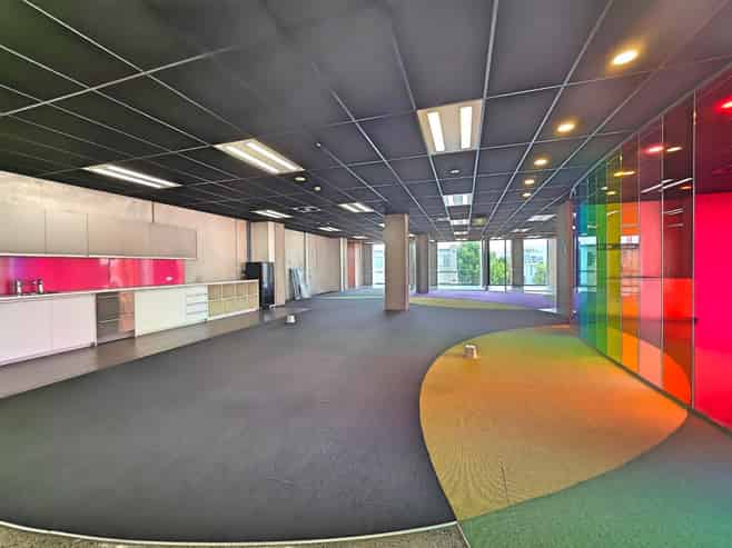 The Orange – Award-Winning Full Floor