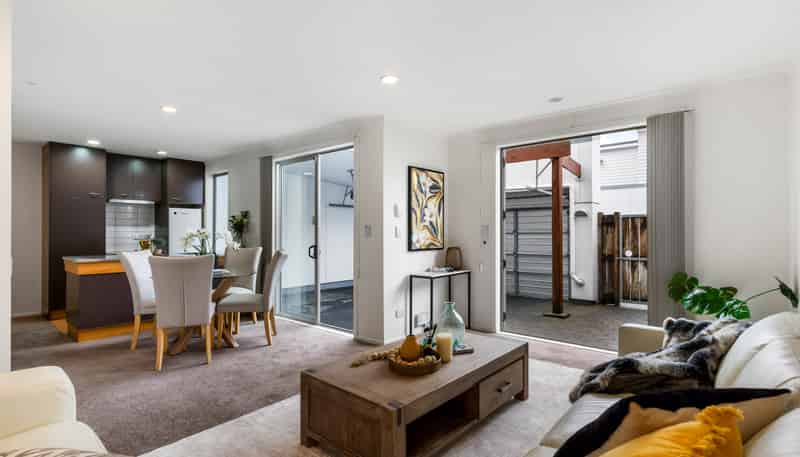 16/3 Wagener Place, Mount Albert