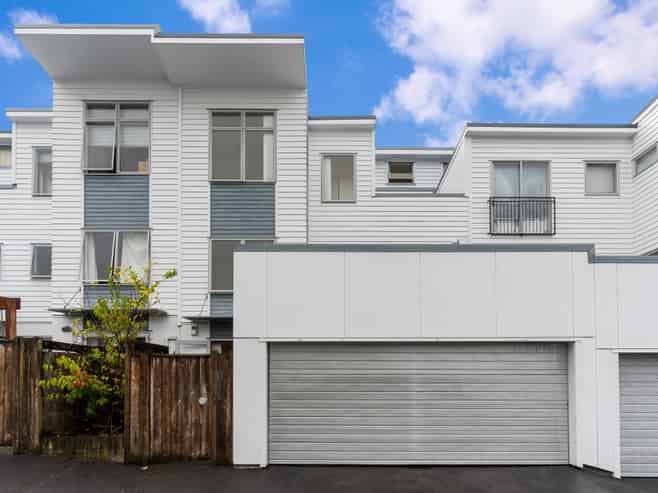 16/3 Wagener Place, Mount Albert