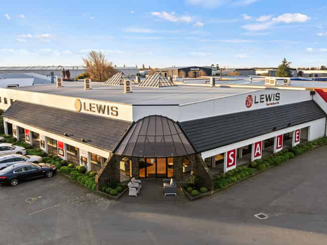 High Profile Showroom/Warehouse - Vacant Possession 