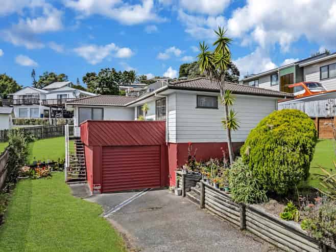 6 Tesla Place, Totara Vale