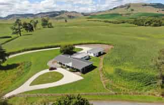 37 Napinapi Road, Te Mapara