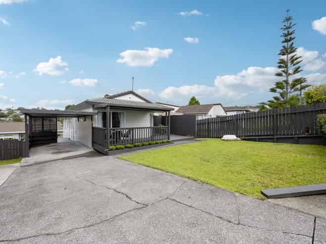 55 Triangle Road, Massey