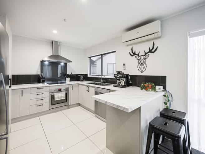 55 Triangle Road, Massey