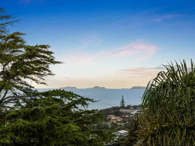 355 East Coast Road, Mairangi Bay