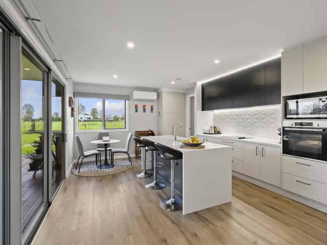 112a Cochrane Road, Ngahinapouri