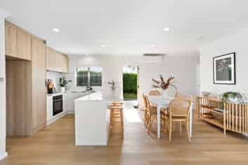 1/27 James Laurie Street, Henderson