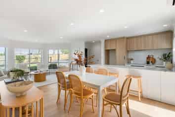 1/27 James Laurie Street, Henderson