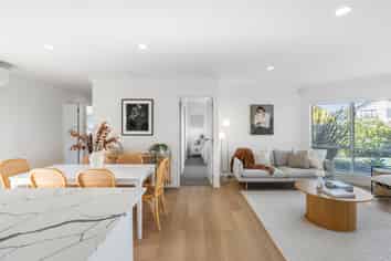 1/27 James Laurie Street, Henderson