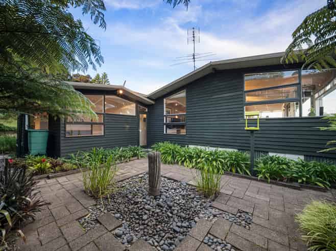 54 Tainui Road, Titirangi