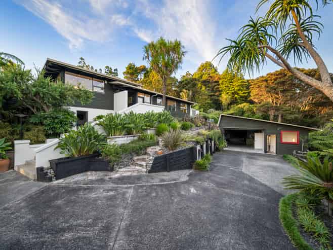 54 Tainui Road, Titirangi