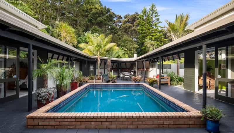 54 Tainui Road, Titirangi