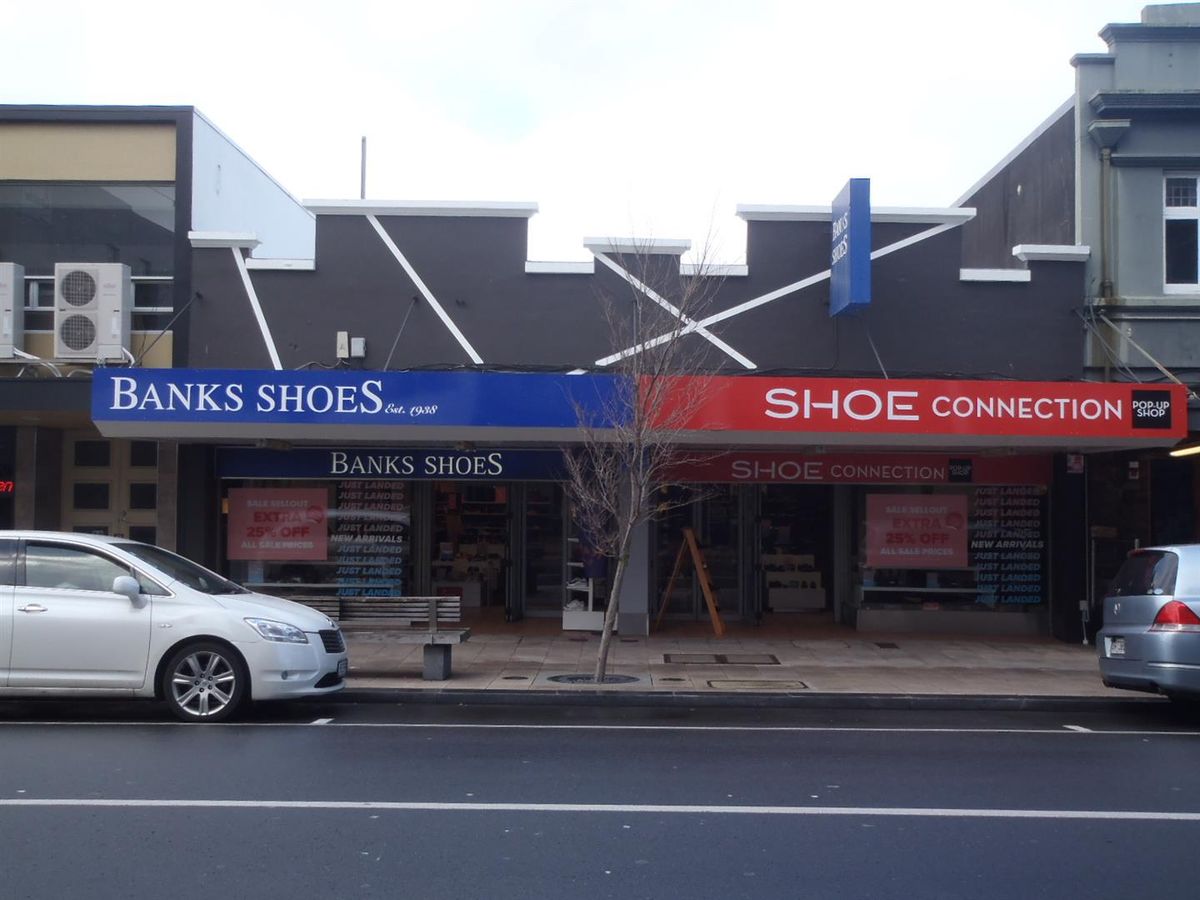 Iconic retail close to Q'gate with parks
