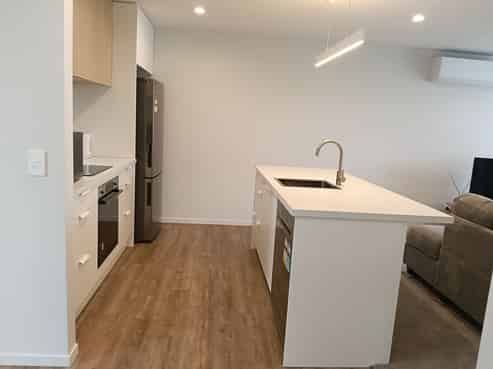 8/24 Dampier Street, Woolston