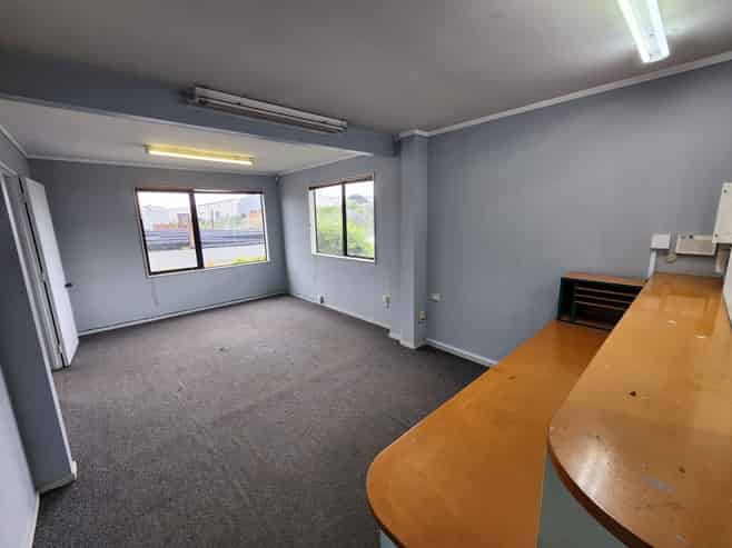 High Stud Warehouse and Yard