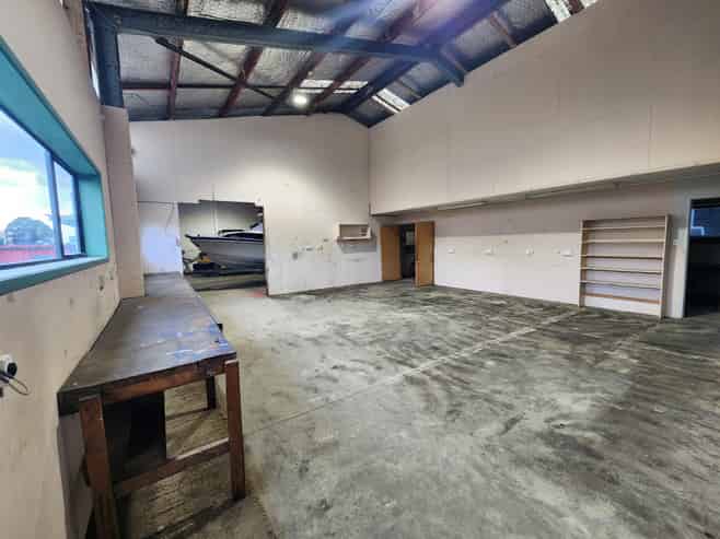 High Stud Warehouse and Yard