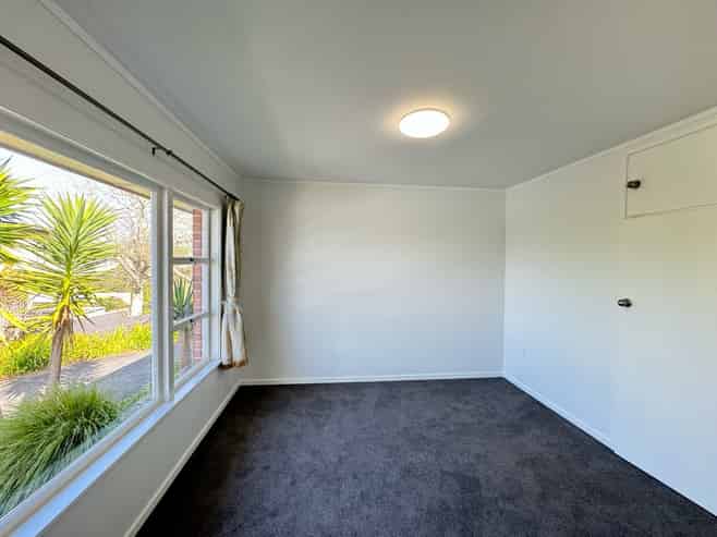 2/73 Lake Road, Northcote