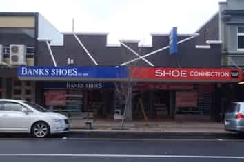 Iconic Retail close to Q'gate with rear parks