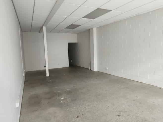 Small Retail – Great Location