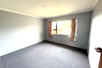 2/4A Vine St, Mangere East