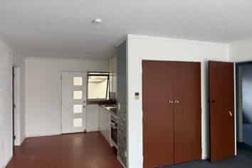 2/4A Vine St, Mangere East