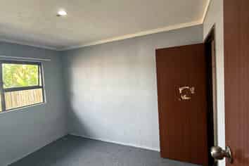 2/4A Vine St, Mangere East