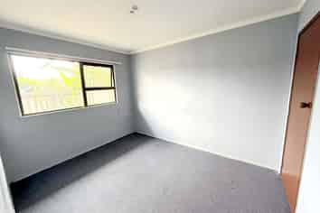 2/4A Vine St, Mangere East