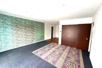 2/4A Vine St, Mangere East