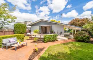 6 Denver Grove, Totara Park