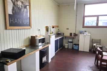 Dunedin Industrial Warehouse - 2517m2