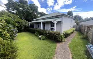 1106 State Highway 1 , Manakau