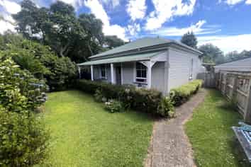 1106 State Highway 1 , Manakau