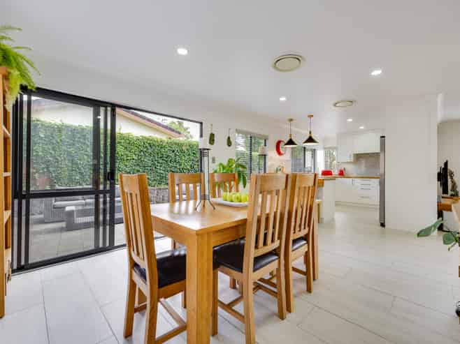 56 Ian Sage Avenue, Long Bay