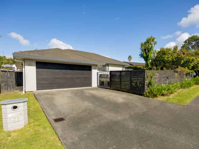 56 Ian Sage Avenue, Long Bay