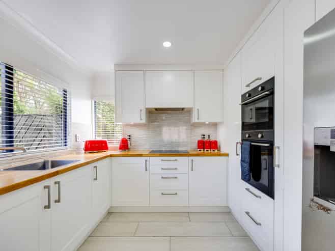 56 Ian Sage Avenue, Long Bay