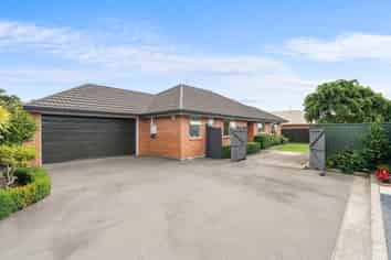 54 Englefield Road, Northwood