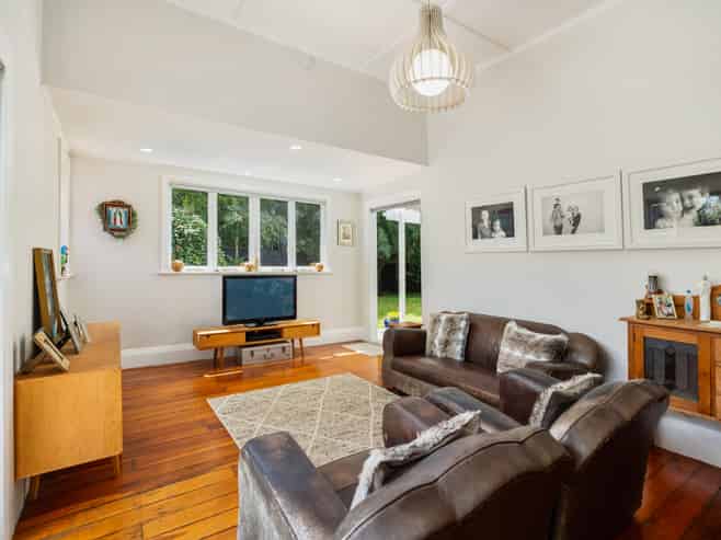 23 Selkirk Road, Mount Albert