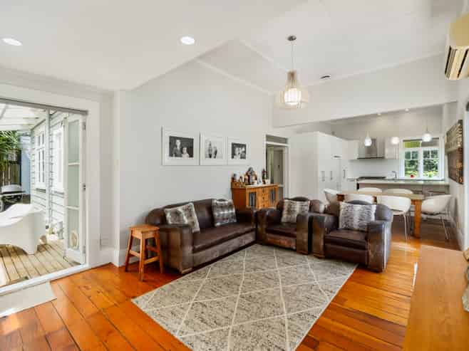 23 Selkirk Road, Mount Albert