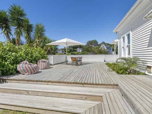 16 Bracken Street, New Plymouth