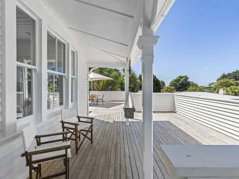 16 Bracken Street, New Plymouth