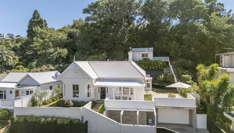 16 Bracken Street, New Plymouth