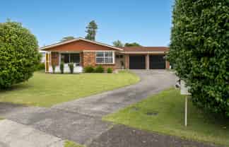 8 Woodstock Crescent, Cambridge