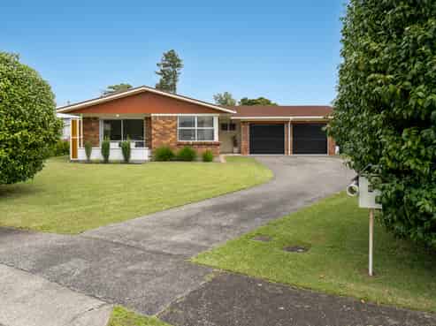 8 Woodstock Crescent, Cambridge