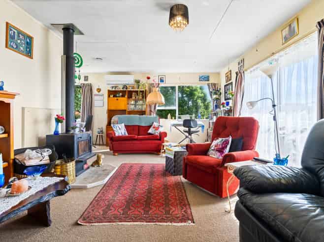 33 Escalona Street, Kamo