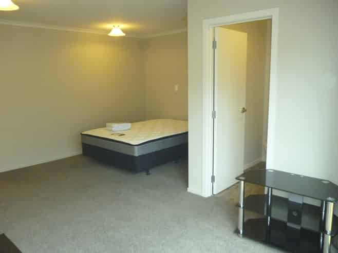 21A Rm D Vialou Street, Hamilton Central