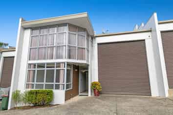 Spacious office and warehouse