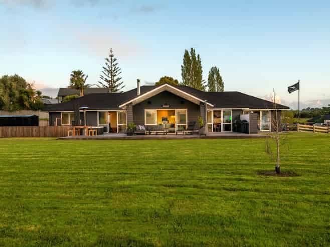 9 Awatiro Drive, Kaukapakapa