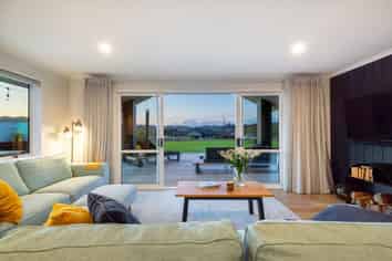 9 Awatiro Drive, Kaukapakapa