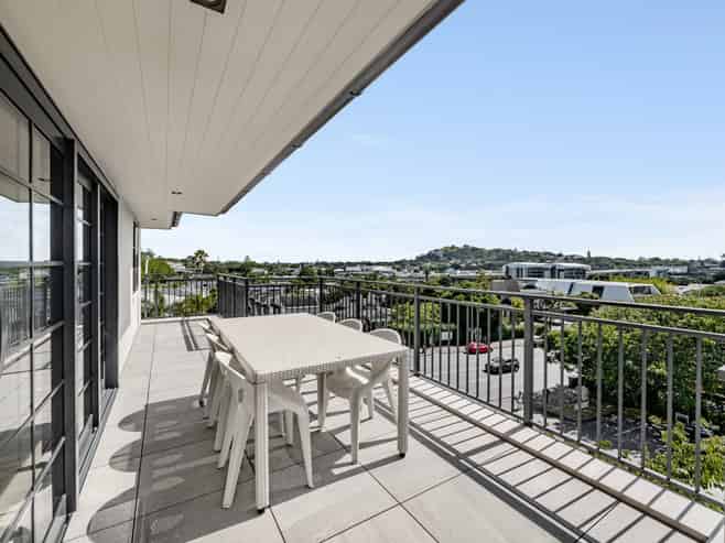 3A/2 Bassett Road, Remuera
