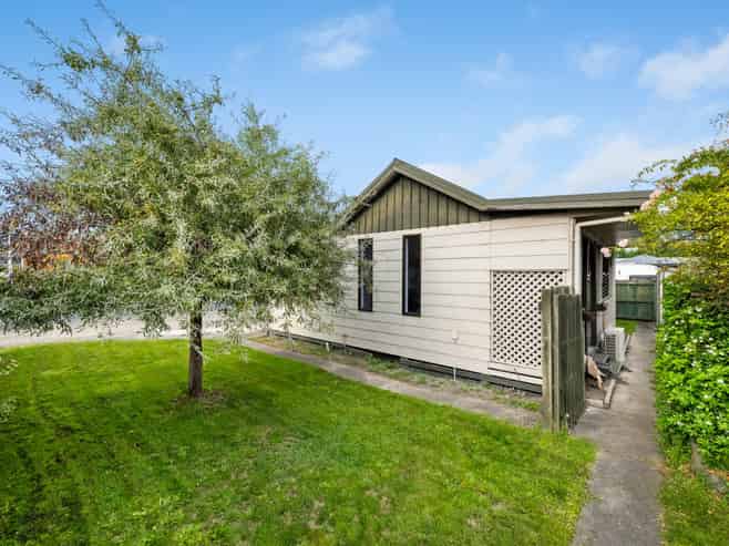 13a Hutcheson Street, Mayfield